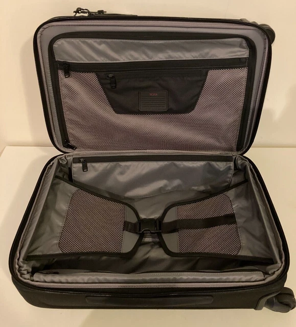 Tumi International Dual Access 4 Wheeled Carry-On – Alpha 3 – 1171601041 2