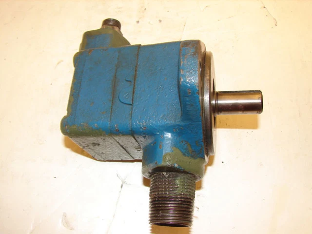 Vickers V10 2P2P 1A20Mb Displacement Vane Pump ***Fair***