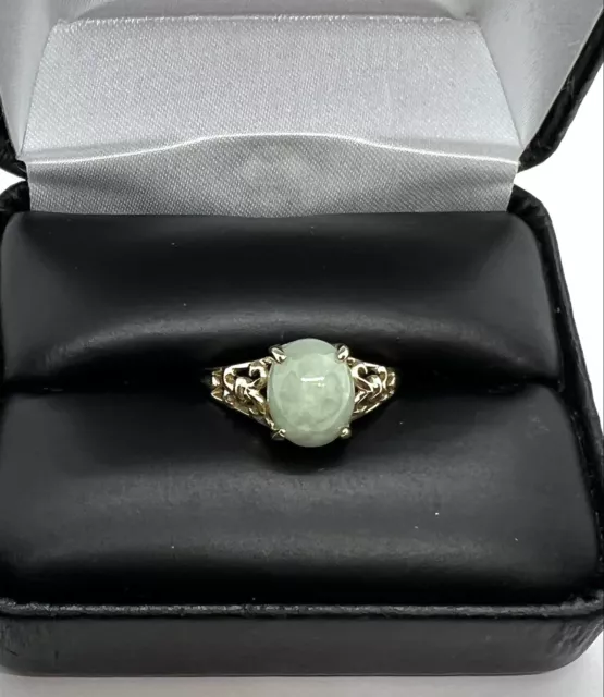 14k 14kt Yellow Gold Oval Shaped Jade Solitaire Ladies Ring 3.1 Grams Size 8