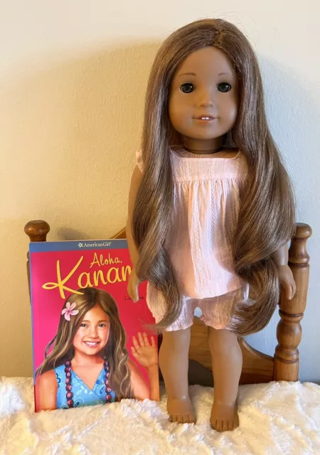 AMERICAN GIRL 18” DOLL KANANI AKINA GOTY 2011 Long Brown Hair Hazel Eyes & Book