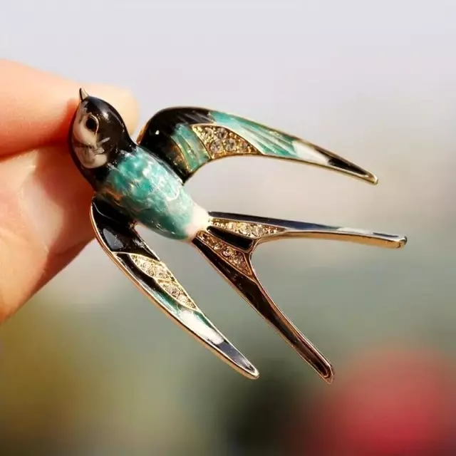 Classic Enamel Swallow Brooch Pins Metal Scarf Pins Gift Banquet Accessories New