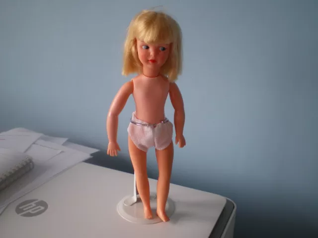 Sindy Patch doll 21 cm tall blonde 1967 with stand in good condition