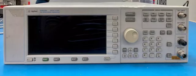 Agilent E4422B ESG Series Signal Generator 250 kHz - 4 GHz for Parts / Repair