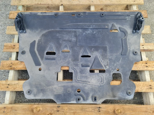 VOLVO XC90 R Design 2016-2020 ENGINE UNDERTRAY COVER 31378306 £150.00 ...