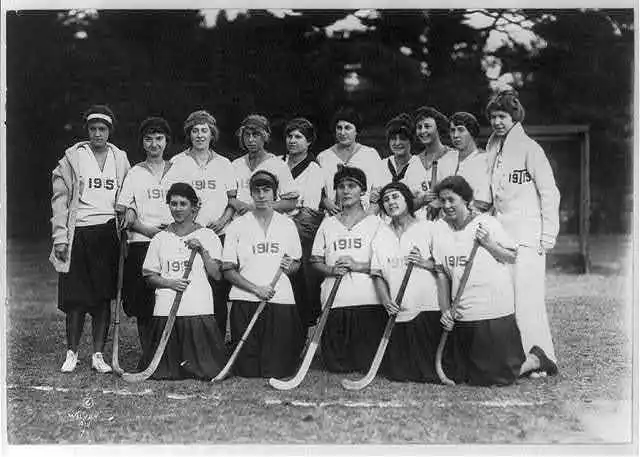 Photo:Field hockey,Vassar College,1915,Poughkeepsie,New York