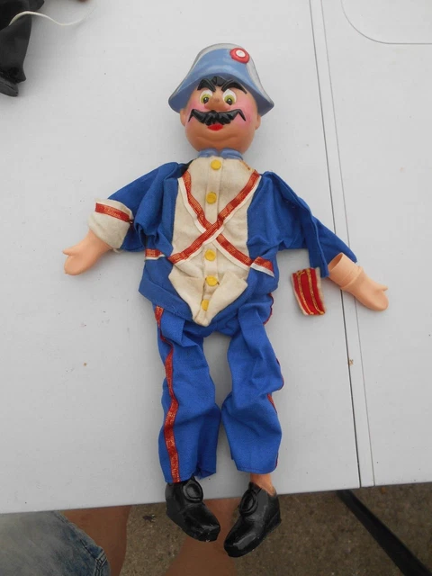 Lots Têtes Anciennes Marionnettes Plâtre (kaolin?) - Gendarme Guignol Circa 1930