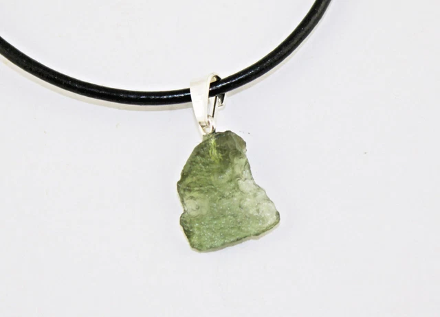 Collana a Sospensione IN Moldavite (0.80 Grammi - 003)