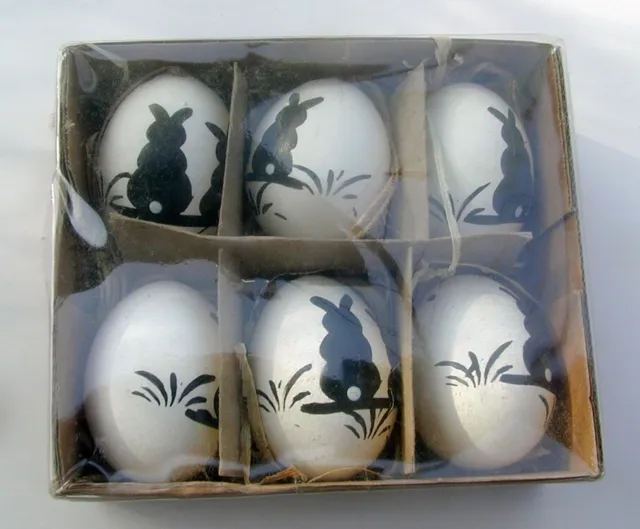 6 huevos de Pascua reales, blancos con conejos y colgantes negros, NUEVOS & EMBALAJE ORIGINAL