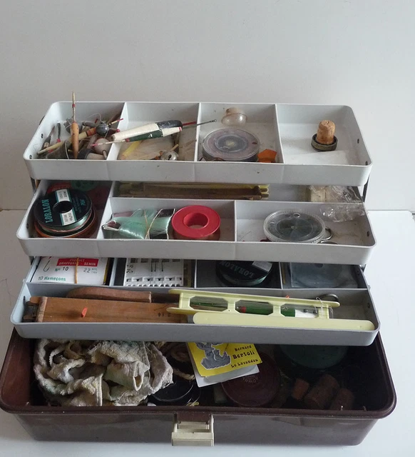 LOT DE PÊCHE ANCIEN : Boîte Avec Moulinet Bois Et Cuillères – Matériel Vintage
