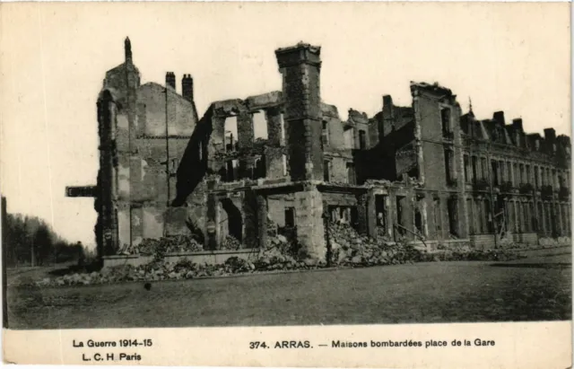 CPA AK Military ARRAS - Bombed Houses Place de la Gare (362571)