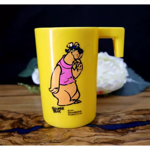 1971 Hanna Barbera Hair Bear Bunch Square Bear Yellow Plastic Drinking Mug Cup