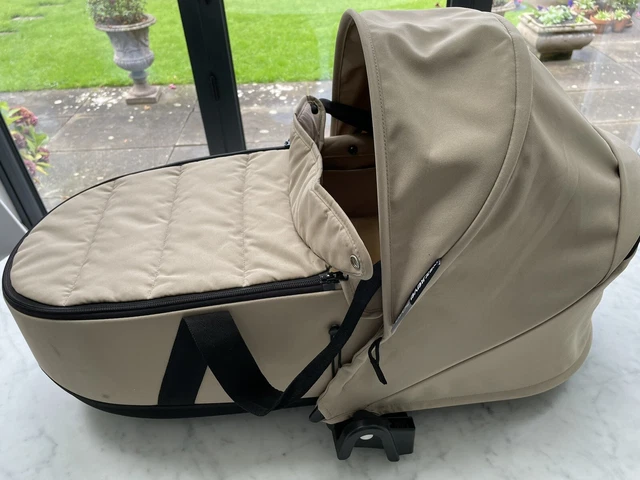 Babyzen Yoyo Bassinet / Carrycot + Adapters  - Taupe