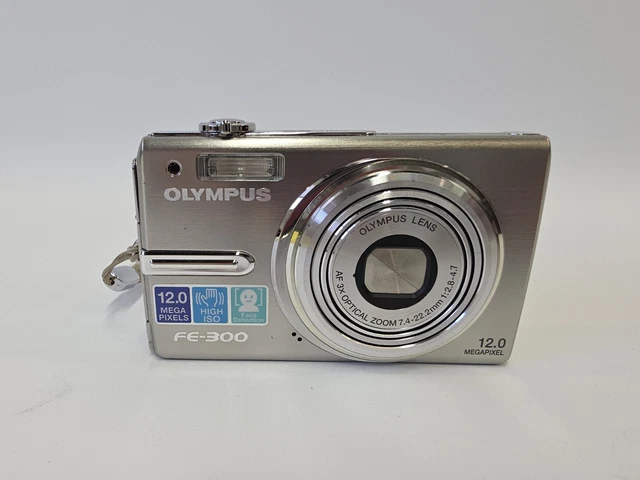 OLYMPUS FE-220 SILVER Digital Camera, Compact, LCD Screen