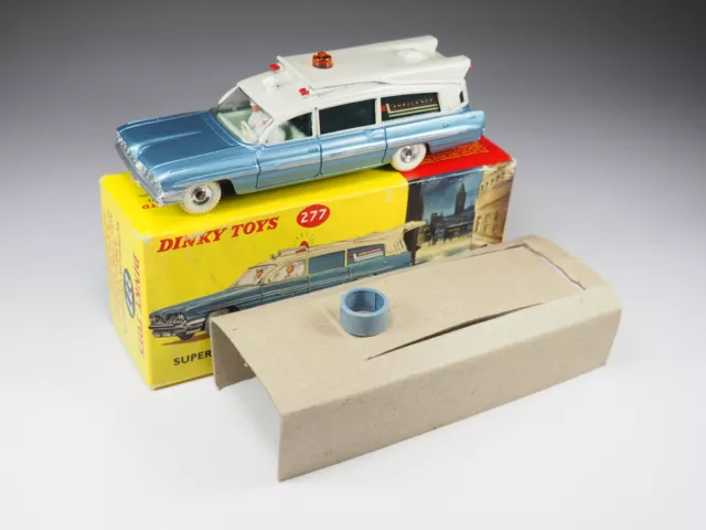 DINKY TOYS ENGLAND - 277 - Superior Criterion « Ambulance » - En boite