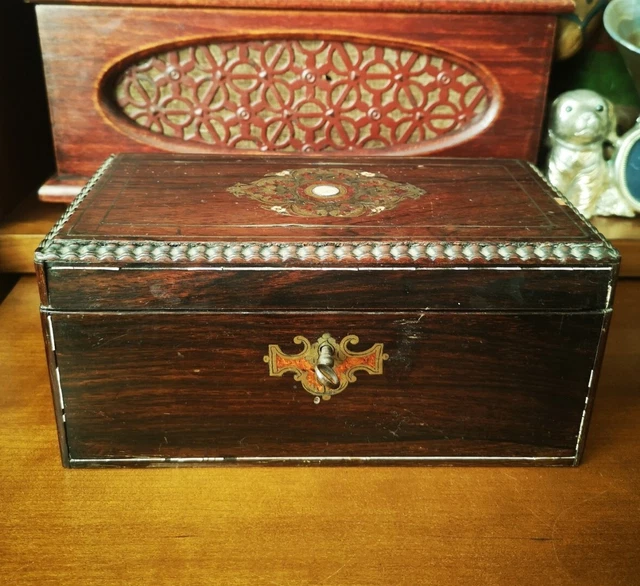 Ancienne boîte à Thé chinoise - Marron - Musicienne