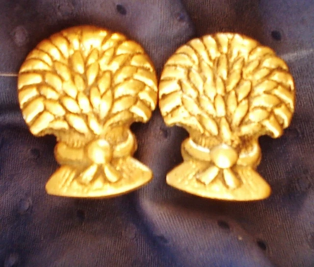 *2 Large Wheatsheaf Harness Studs -  Horse Brasses*