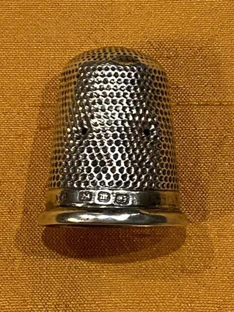 1886 Birmingham Made Sterling Silver Concentric Rings of Dimple Texture Thimble