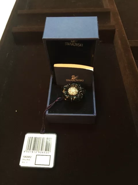 Swarovski Swan Signed Ring Size 8.25 Black & Clear Crystal Flower Retired