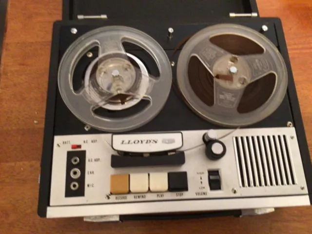 https://www.picclickimg.com/eEEAAOSwPDxkpmEv/Reel-to-Reel-tape-recorder-player-vintage-Lloyds.webp
