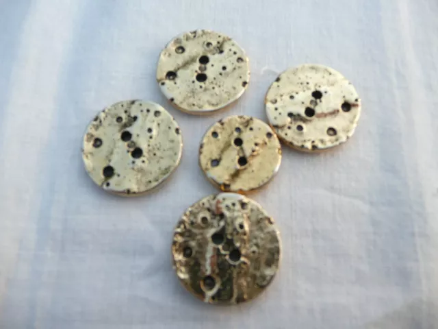 5 boutons ancien vintage en métal doré