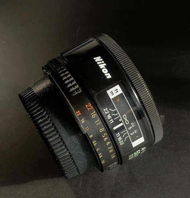 NIKON NIKKOR AF 50mm f/1.8 LENTILLE IMPECCABLE - PAS DE VIS EXT ABIMÉ -