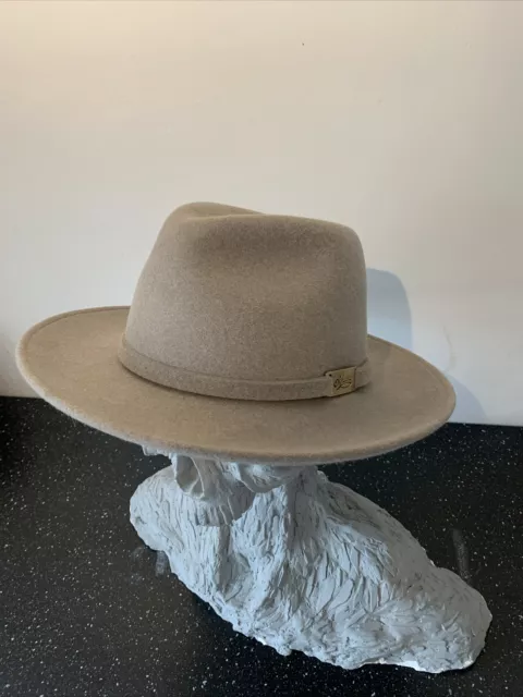 Akubra Capello Hat Size M - Made In Australia, Colour Natural / Greyish Felt