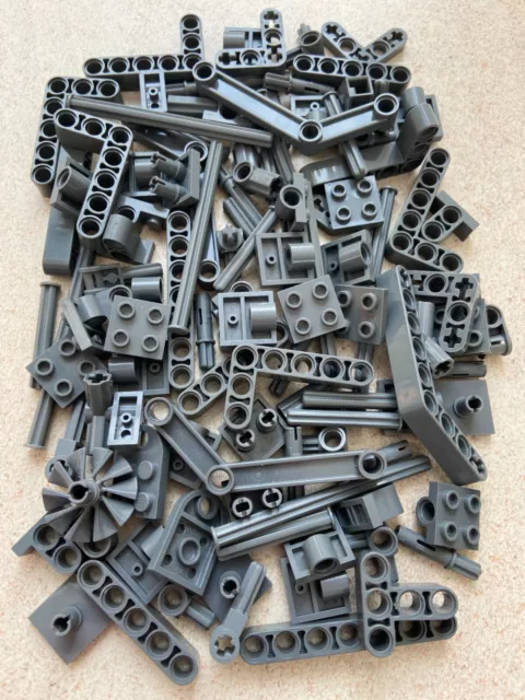 Lego: Lot de 100 pièces techniques en Gris foncé de toute dimension.