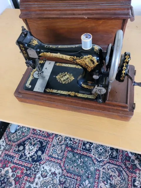Vintage Antique Ornate Singer Manual Sewing Machine c1903 In Oak Case K1157886
