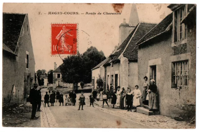 CPA 58 - MAGNY-COURS (Nièvre) - 7. Route de Chevenon (animée) - Ed. Gachon