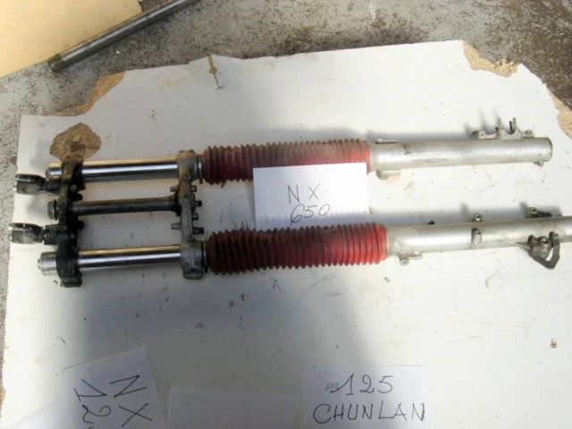 Té inférieur de fourche pour Honda 650 NX Dominator - RD02 - RD08A main image 0