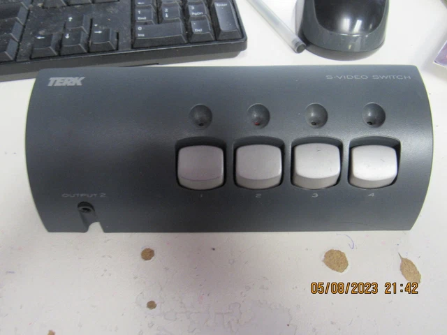 Terk Stereo Audiovox VS4 S-Video / Game Selector 4 Way Switch Headphone Jack