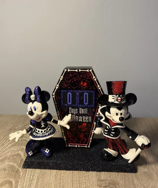 DISNEY PARKS HALLOWEEN countdown calendar Mickey Minnie Vampire Coffin