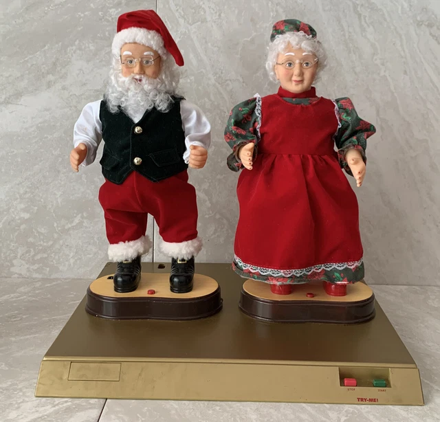 VINTAGE 1998 ANIMATED Gemmy Dancing Santa and Mrs. Claus Store Display