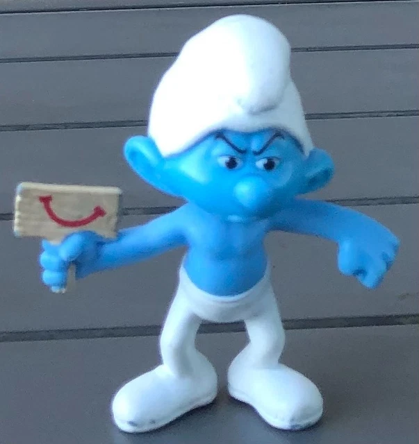 La schtroumpfette tenant un coeur - plastoys - collectoys - figurines