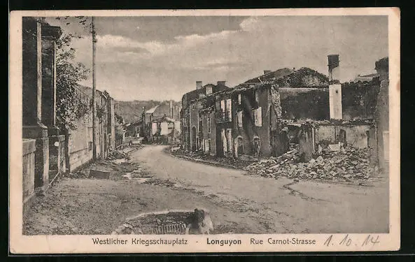CPA Longuyon, le front de l'Ouest, Première Guerre mondiale, Rue Carnot-Strasse