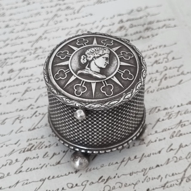 Boîte à Bijoux Vintage En Métal Argenté Fin XIXe Siècle - Décor L.Bottinier