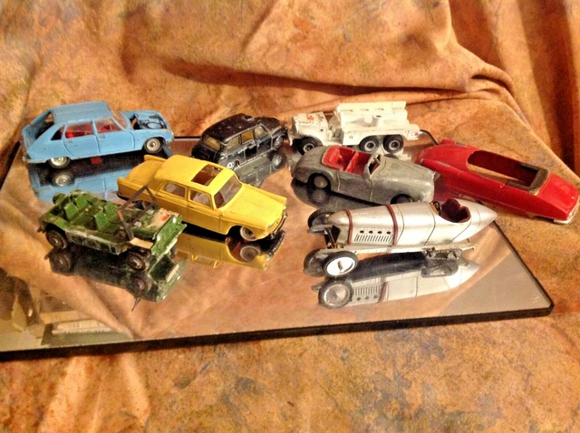 Lot 9 Anciennes Epaves Dinky Toys , Miniature De Norev ,Brumm,Eligor Pour Pieces