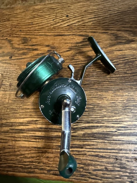 VINTAGE WESTERN AUTO Revelation V7343 Fishing Reel Made in USA
