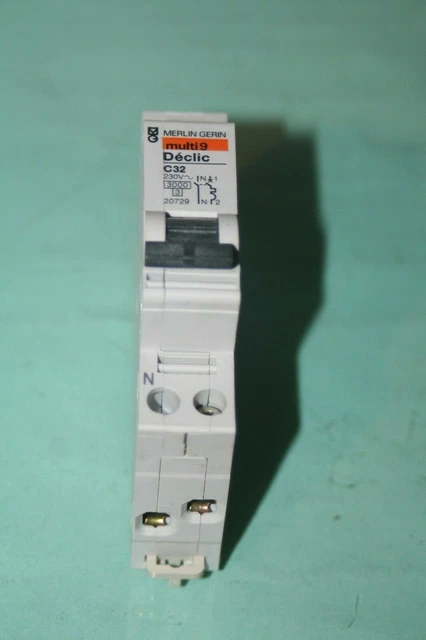 Lot De 5 Disjoncteurs Merlin Gerin C32 2P 32A – Réf 23695 – Occasion Bon état