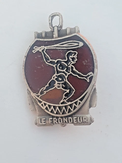 INSIGNE MILITAIRE MARINE BATEAUX LE GEORGES LEYGUES CROISEUR AUGIS LYON