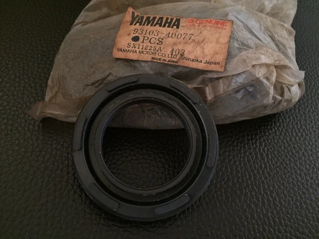 Yamaha RD250 RD400 TZ250 TZ350 TD3 TR3 Oil Seal P/N 93103-40077 1Pc NOS Japan