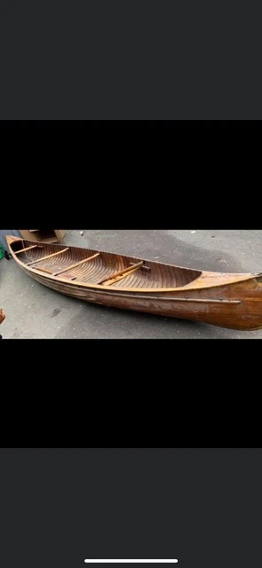 ancien bateau en bois des années 40