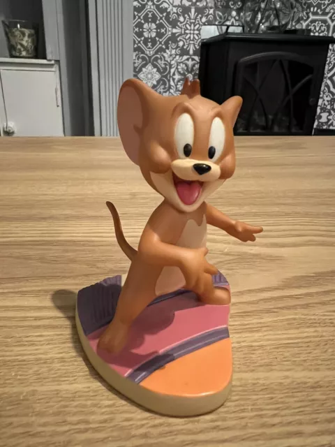 tom & jerry “jerry” wedgwood figure