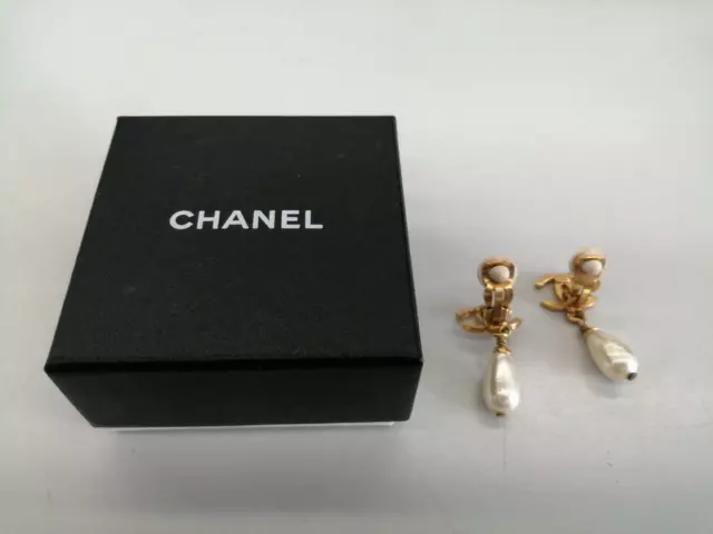 CHANEL LARGE CC CoCo Logos Turnlock Earrings Gold & Pearl 95A Vintage Ex++  £487.80 - PicClick UK