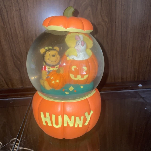 DISNEY WINNIE THE Pooh Halloween Musical Snow Globe Vintage Pooh And
