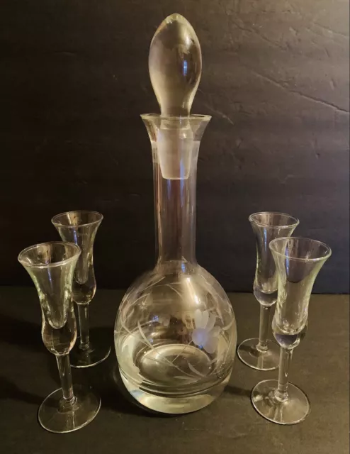 PRINCESS HOUSE Crystal ETCHED Wine/Liquor Decanter Glass Stopper  4 Stem Glasses