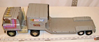 Ertl International Nascar Race Team Car Carrier Semi Truck Tractor Steel Toy