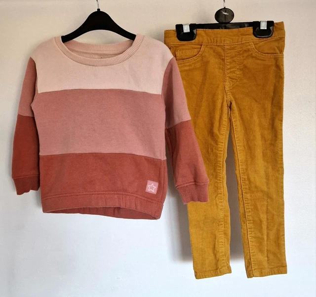 Pacchetto vestiti per ragazze età 2-3 anni. Jeans e felpa in pile. Usati. Buone condizioni.