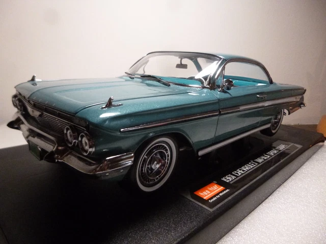 1961 Chevy Impala Sport Coupé, red - Sun Star SS2108-1/18, ladder Diecast model car