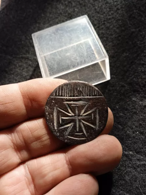 Superb medieval templar pendant in copper , with a  Cross decorated